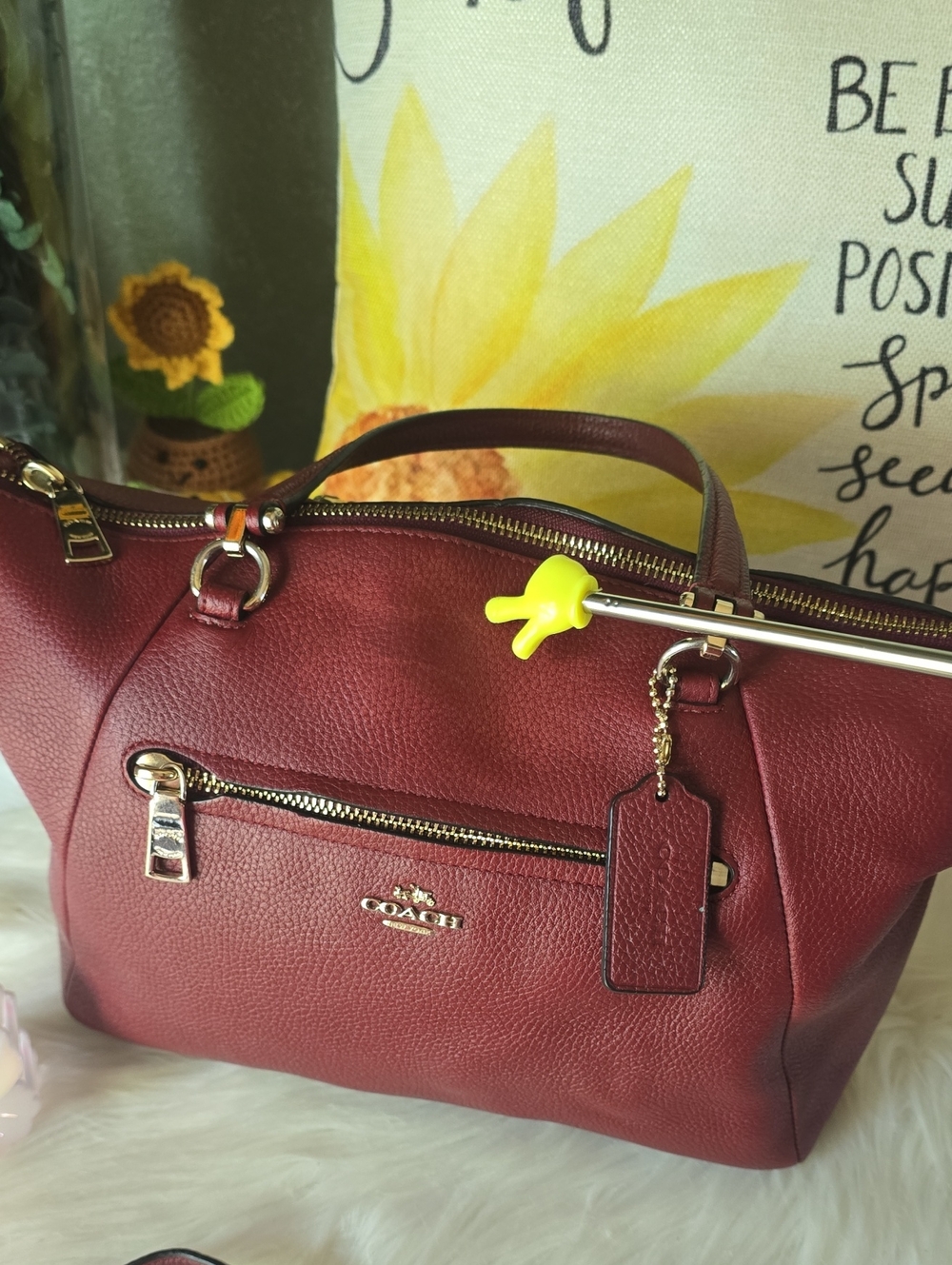 Coach Kelsey Rasberry Pebbled Leather Shoulder Bag E1581-34340 - Picture 3 of 15